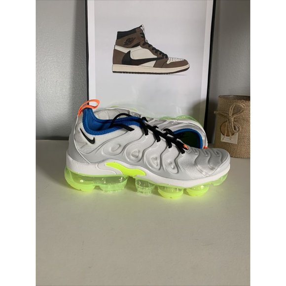 Nike Air Vapormax Plus Photon Dust Volt White